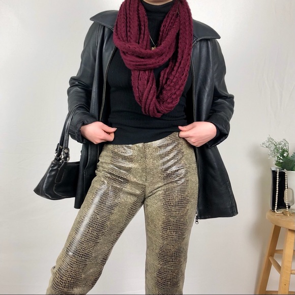 3/$20 | Maroon chunky knit infinity/circle scarf - Picture 2 of 2